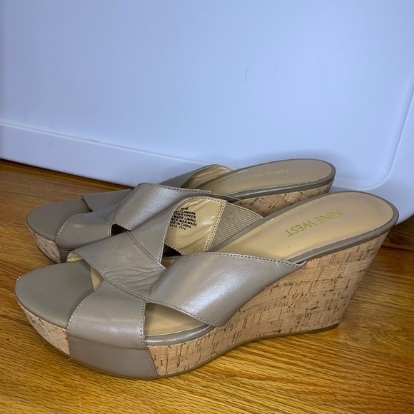 EUC Nine West Wedge Sandal - Picture 1 of 5